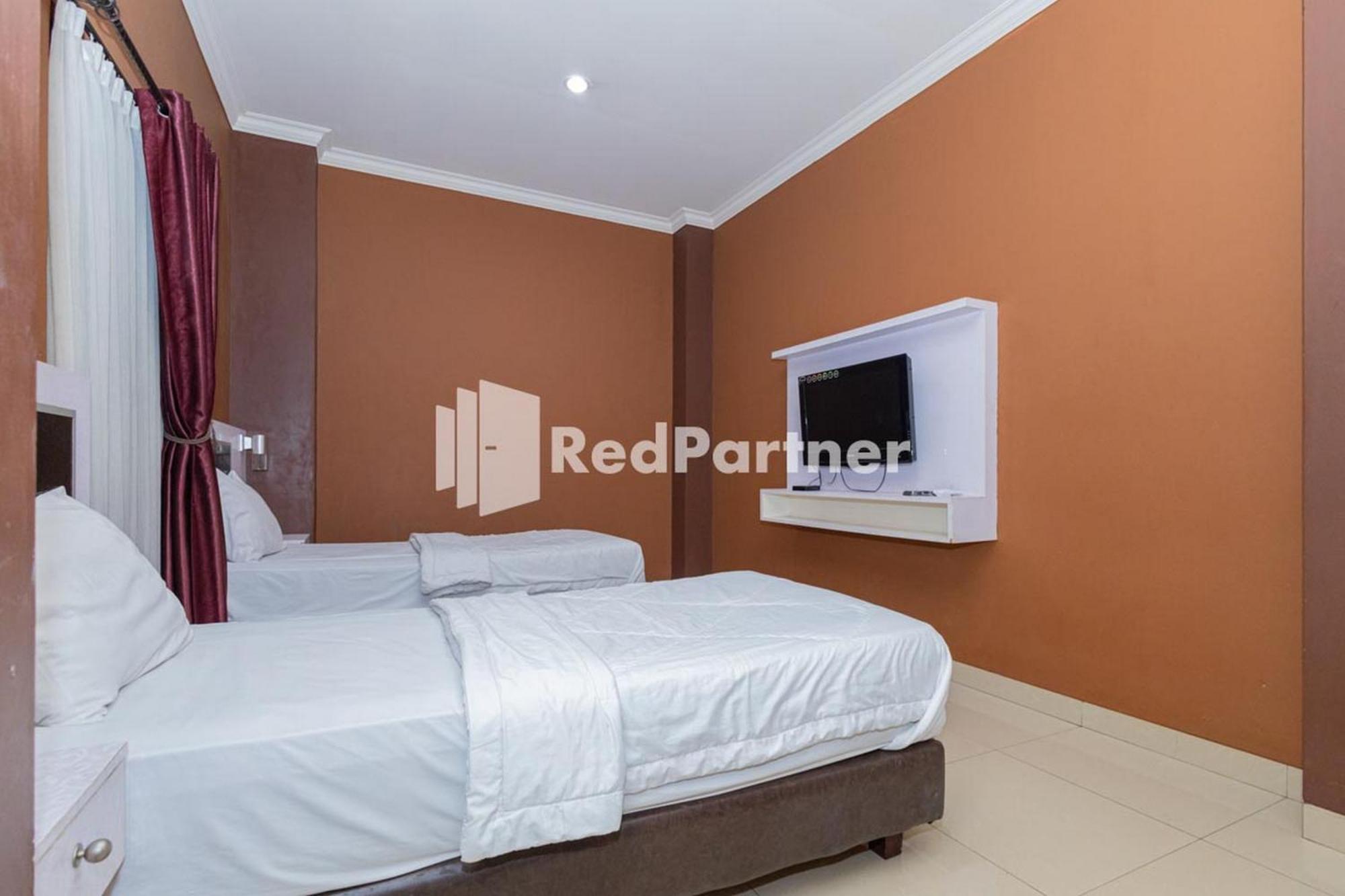Star Hotel Jaksa Mitra Reddoorz Jakarta Exterior photo