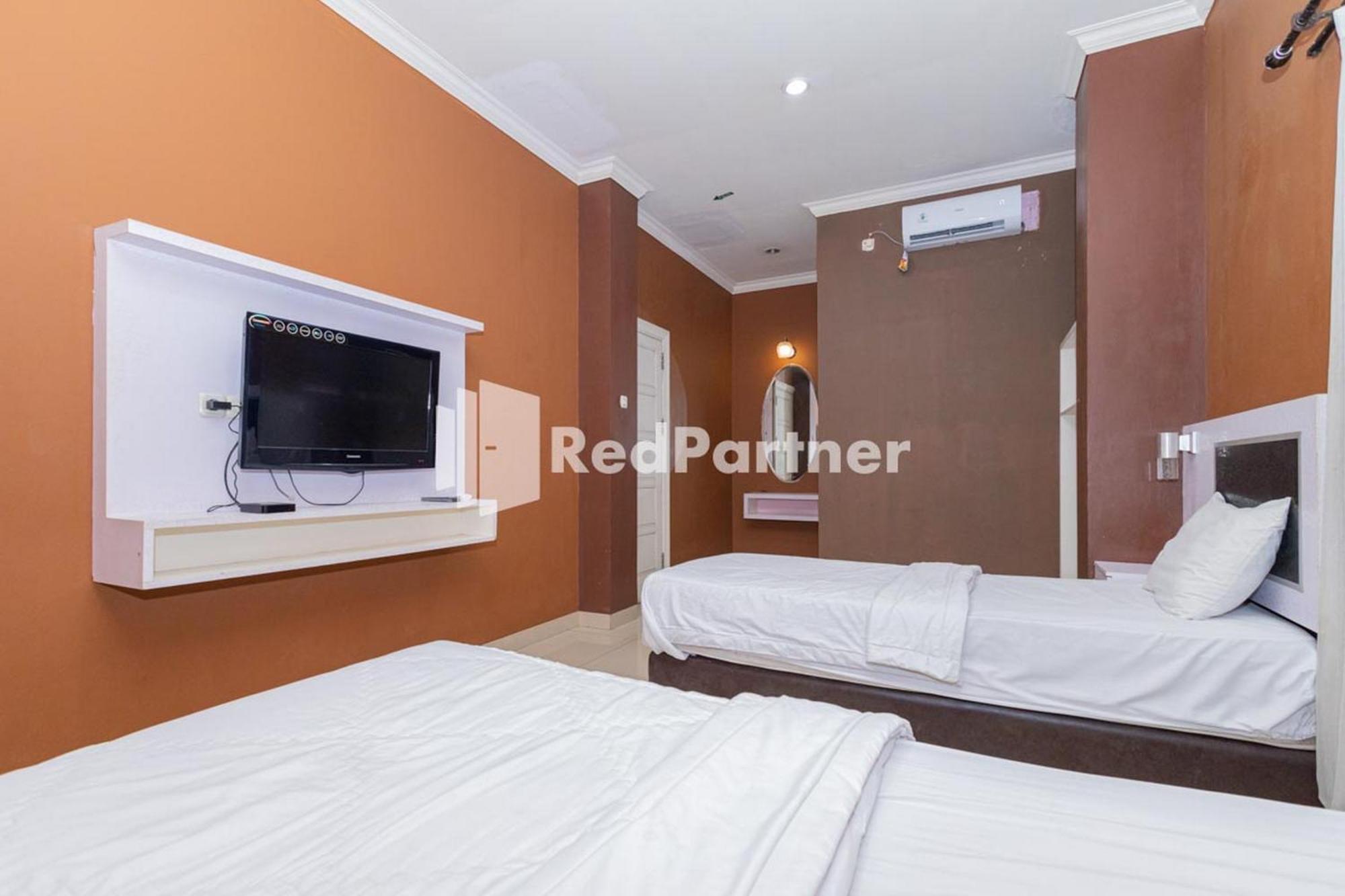 Star Hotel Jaksa Mitra Reddoorz Jakarta Exterior photo