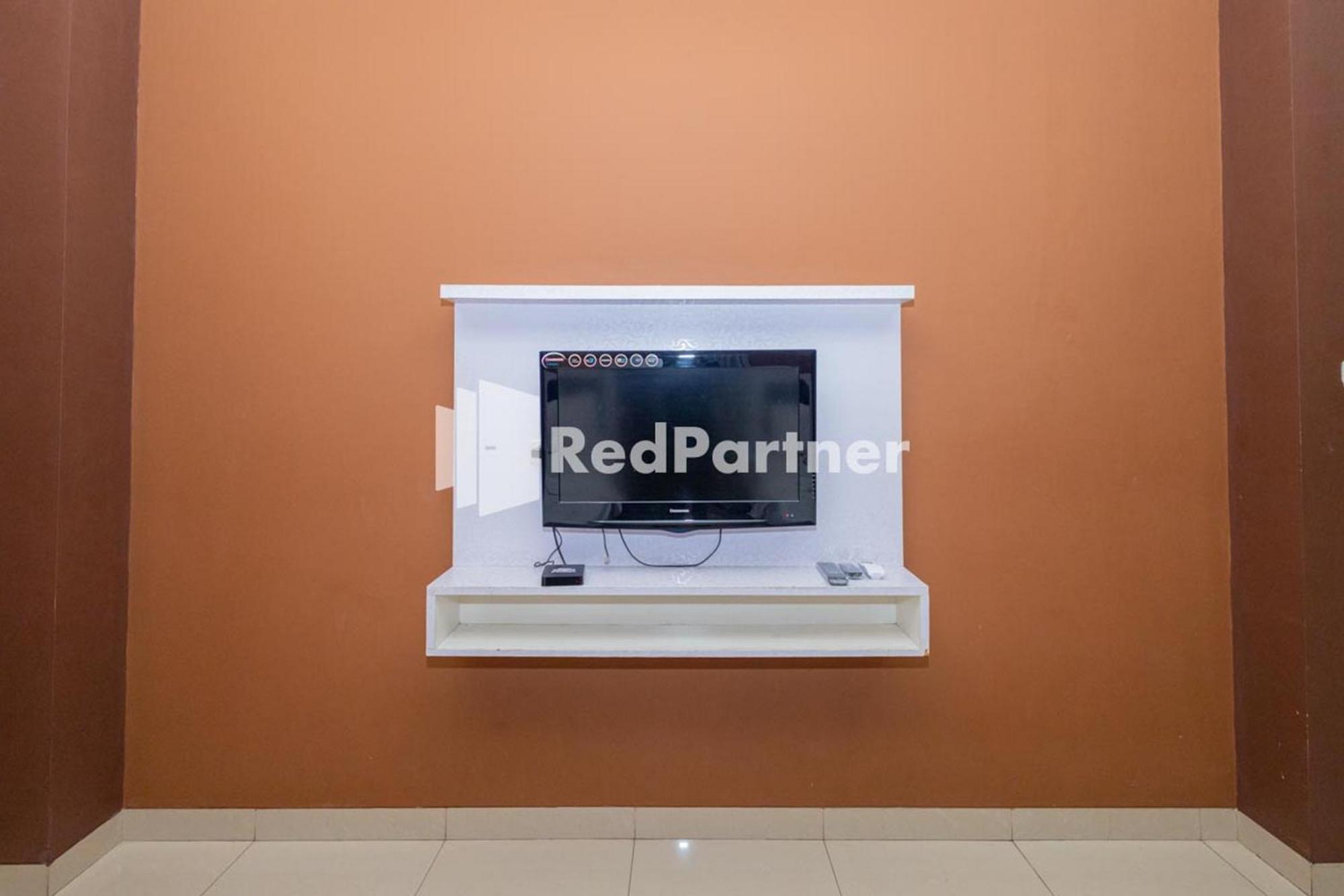 Star Hotel Jaksa Mitra Reddoorz Jakarta Exterior photo