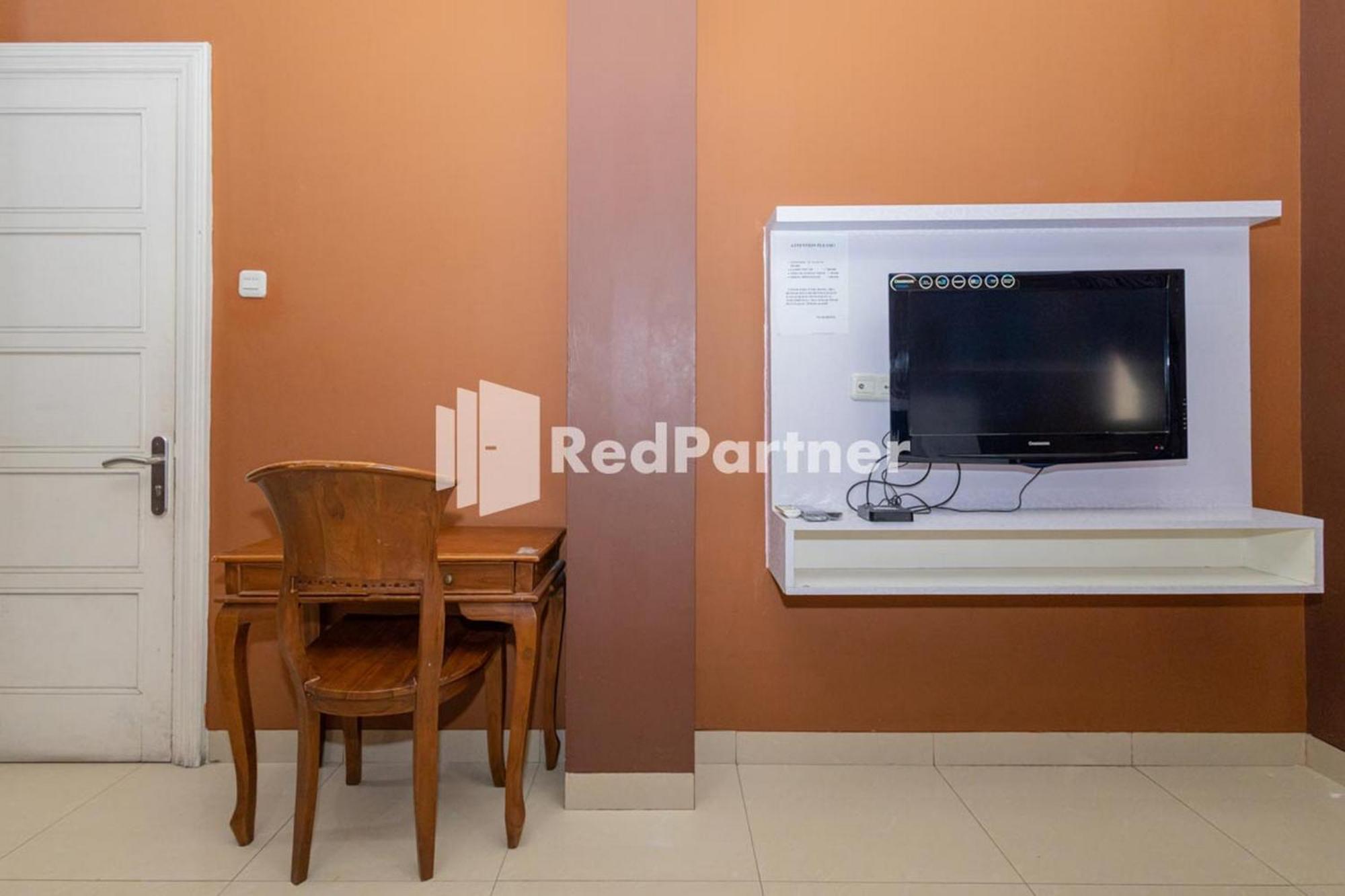 Star Hotel Jaksa Mitra Reddoorz Jakarta Exterior photo
