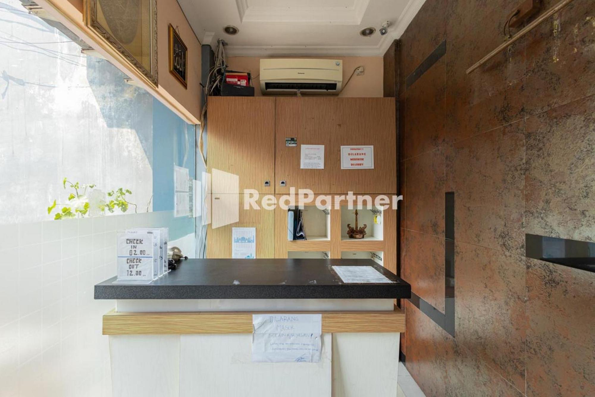Star Hotel Jaksa Mitra Reddoorz Jakarta Exterior photo