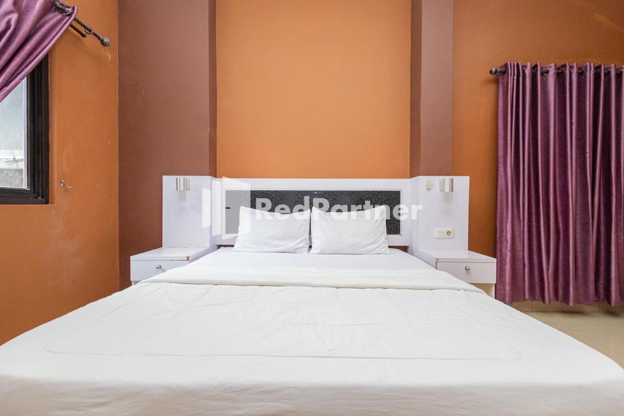 Star Hotel Jaksa Mitra Reddoorz Jakarta Exterior photo