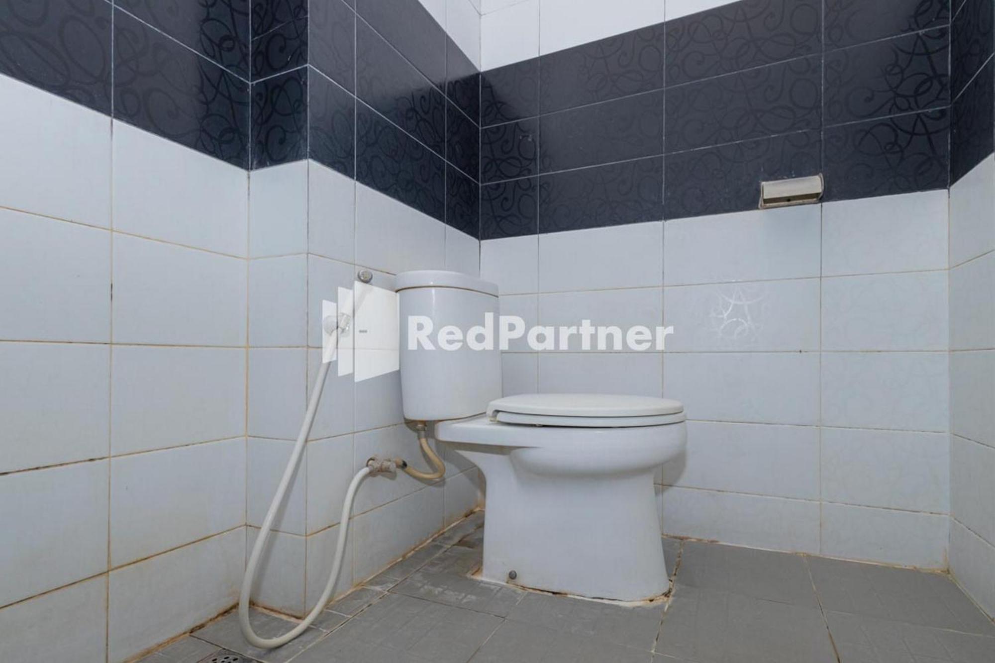 Star Hotel Jaksa Mitra Reddoorz Jakarta Exterior photo